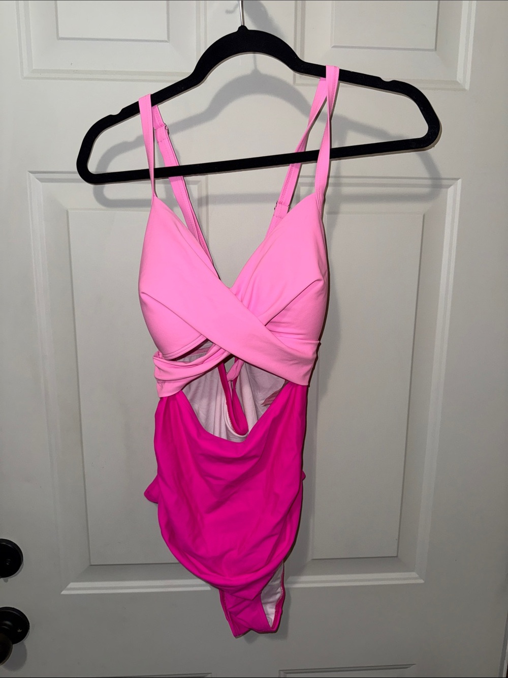 Womens Pink Two-Tone Twist Front One-Piece Swimsuit